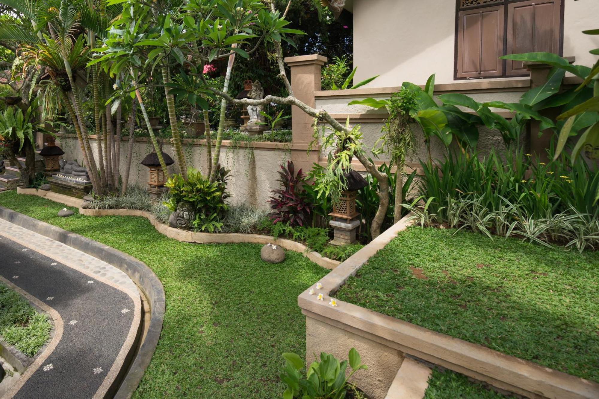 Nuaja Balinese Guest House Ubud Exterior foto